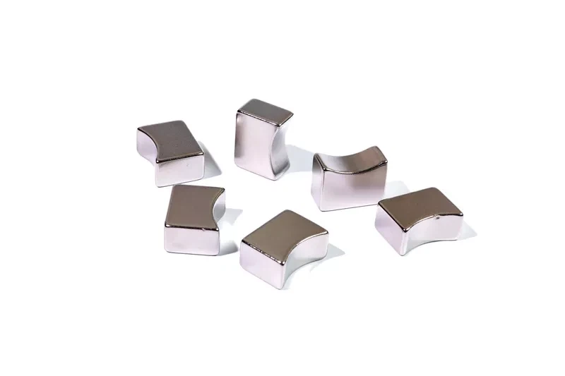 Magnet pro automobilový motor NdFeB
